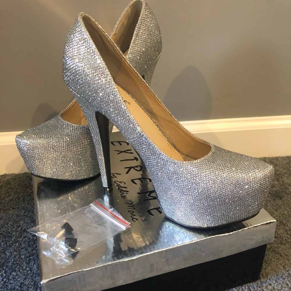 Pewter sparkle high heel mint NIB